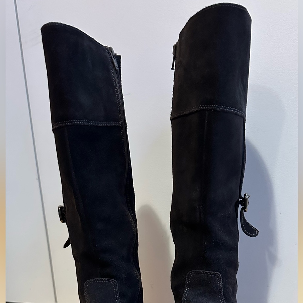 La Canadienne Brown Suede Knee-High Waterproof Boots - Picture 6 of 12